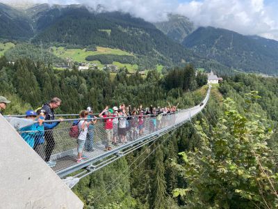 04 mi 20250806 113000